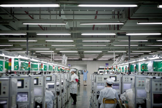 Illustration for article titled Journey Inside the Cavernous Interiors of these Mega-Factories
